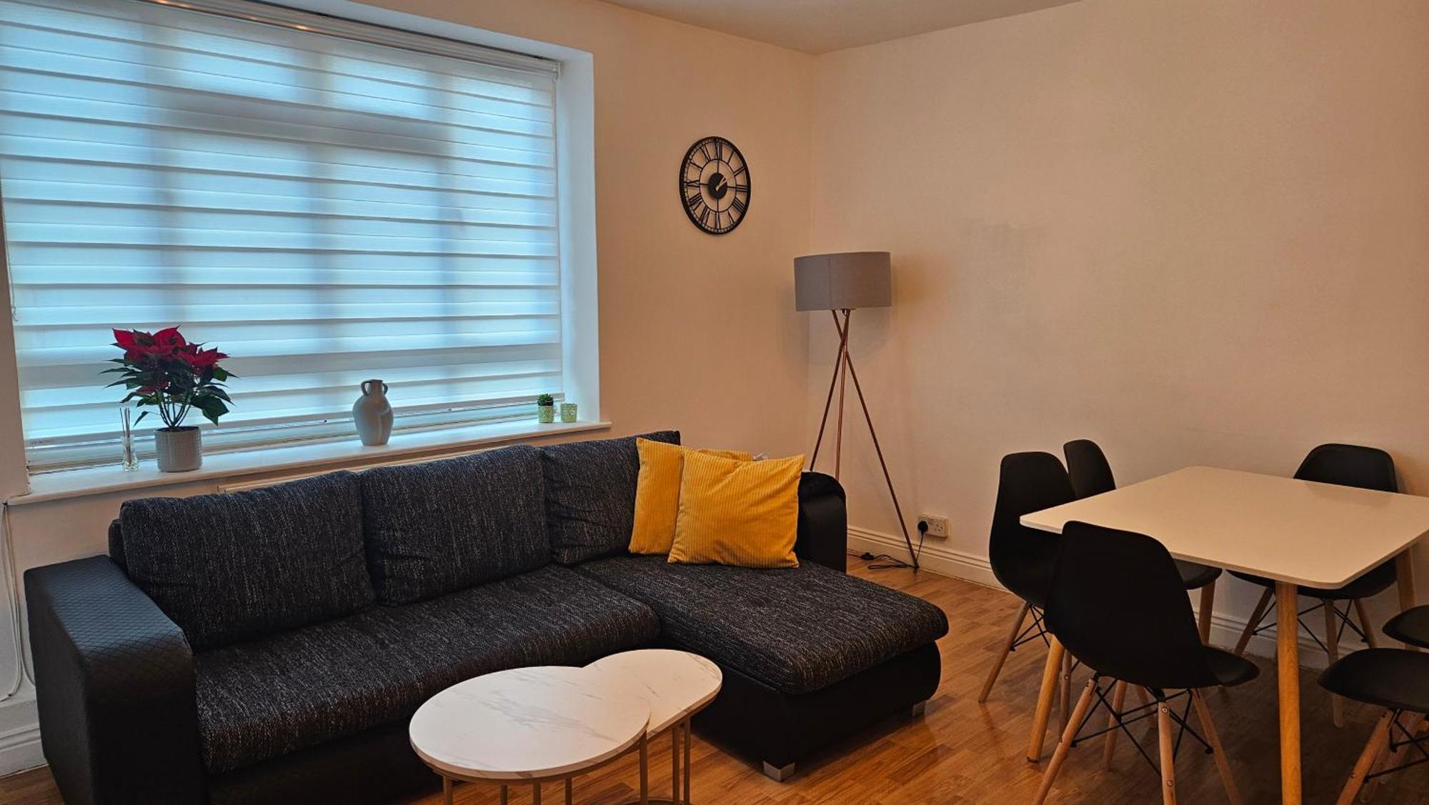 Spacious Two Bedroom Apartment In Battersea, Free Parking ロンドン エクステリア 写真