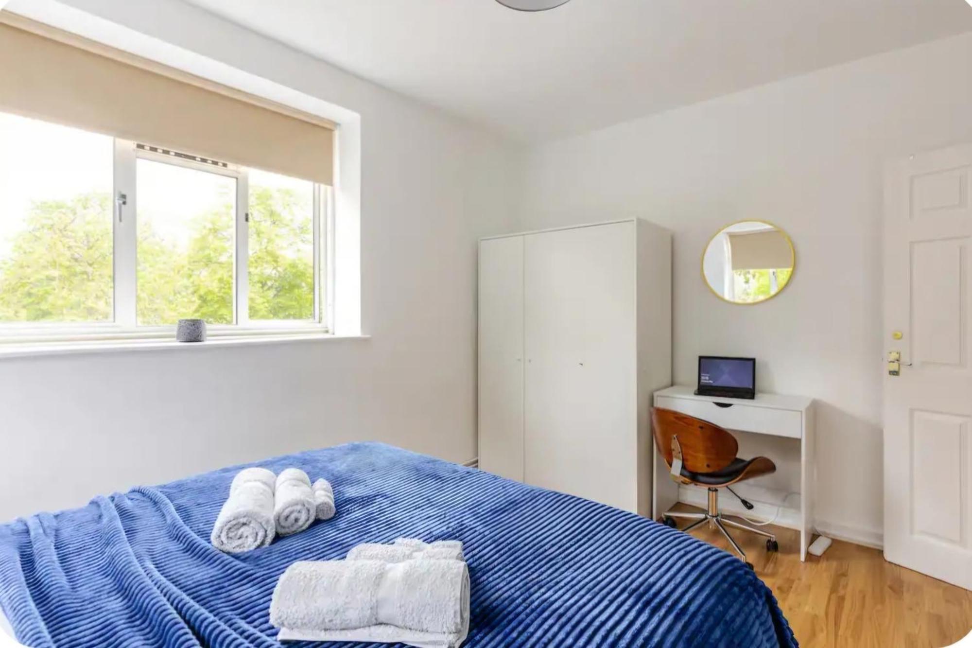 Spacious Two Bedroom Apartment In Battersea, Free Parking ロンドン エクステリア 写真