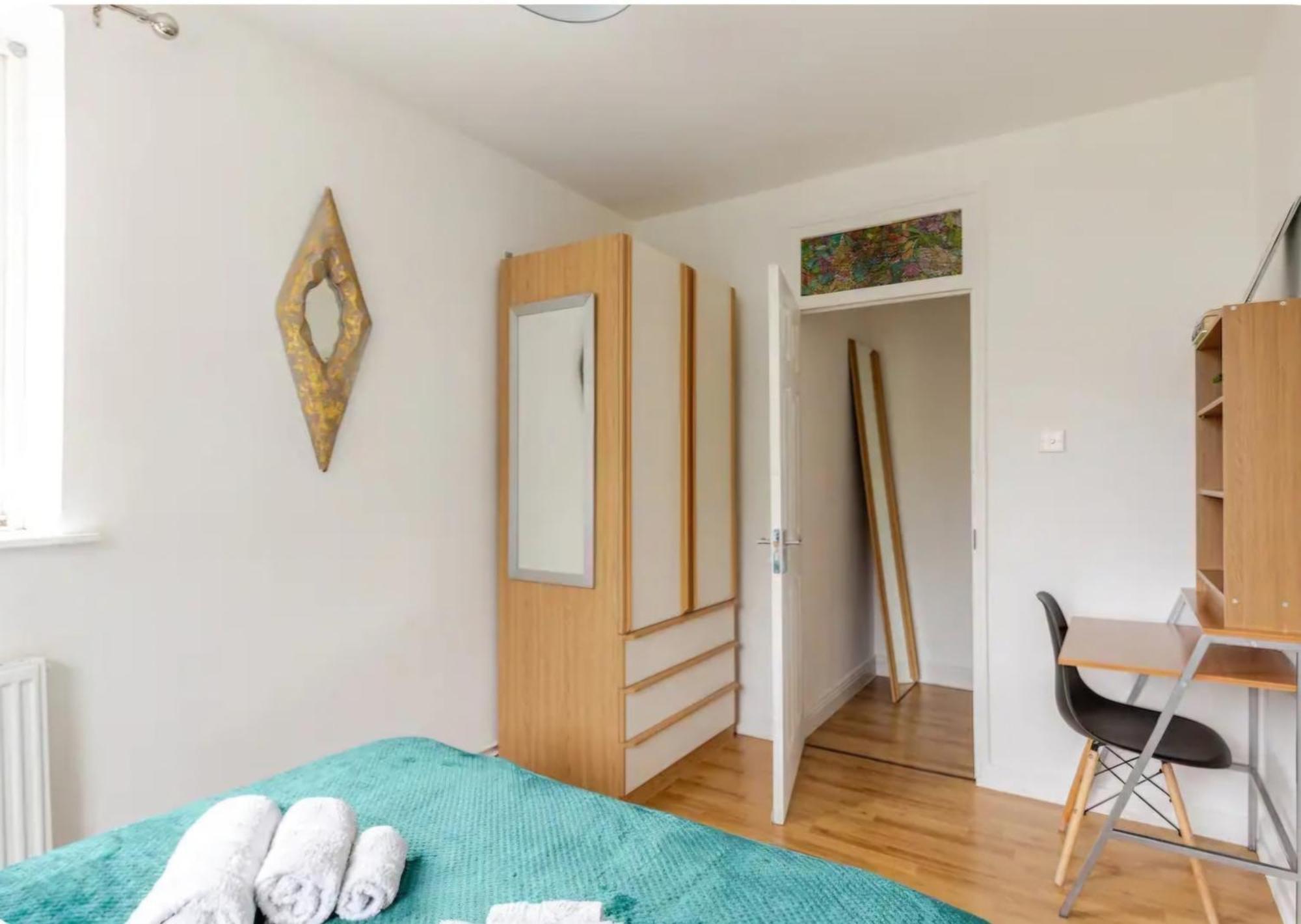 Spacious Two Bedroom Apartment In Battersea, Free Parking ロンドン エクステリア 写真